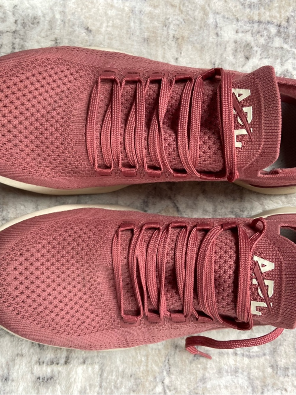 APL - Women Lightweight Knit Runner - Dusty Rose